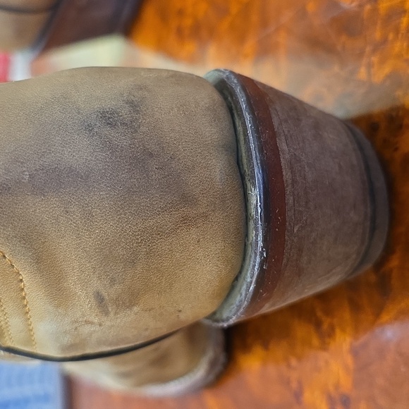 Sunflower Embroidered Cowboy Boots. These Boots Are Size 7 US. - Picture 4 of 6